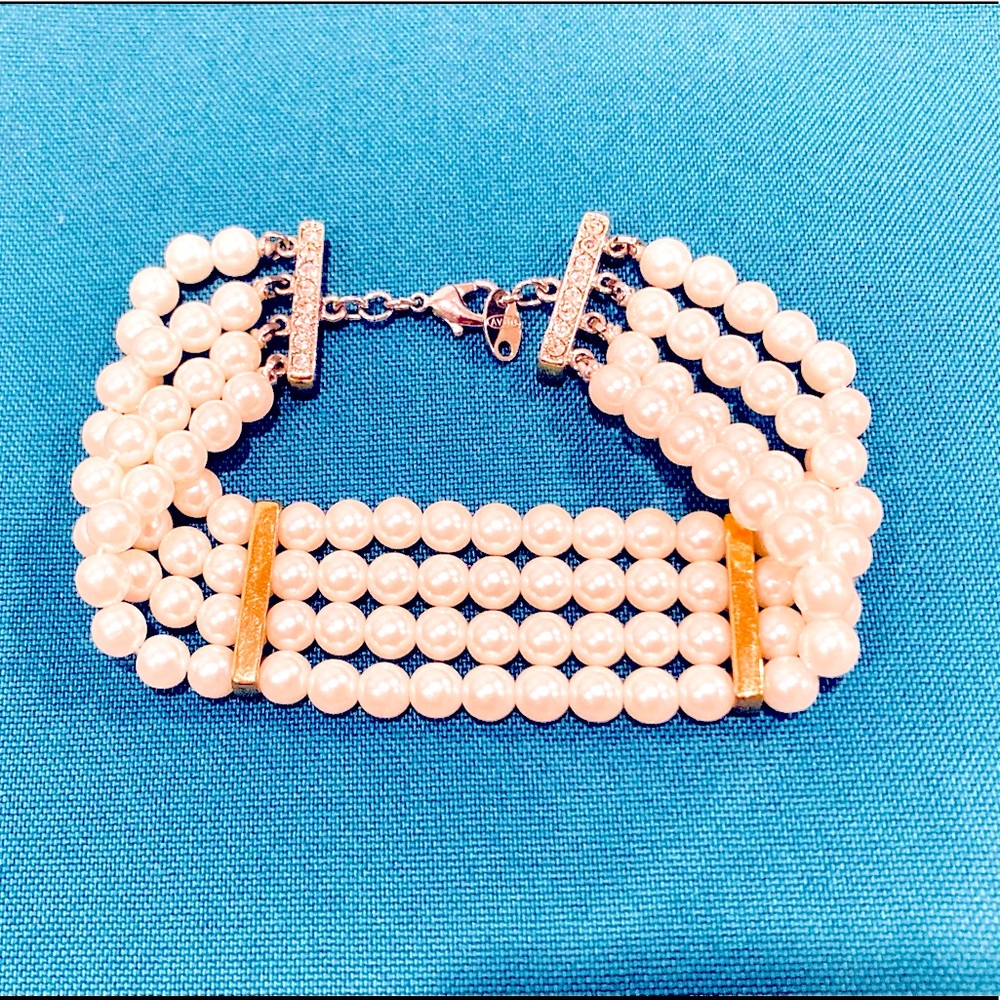 Pearl bracelet. EUC. O/S